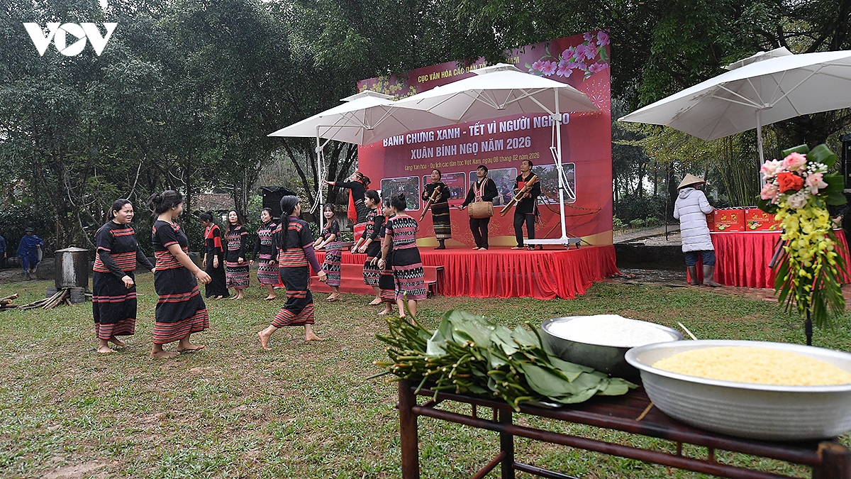 dung cay neu, goi banh chung va trao qua tet tai lang van hoa - du lich hinh anh 8