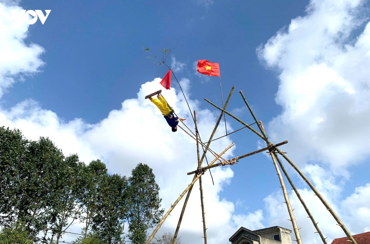 hue tung bung hoi Du tien truyen thong lang gia vien hinh anh 2
