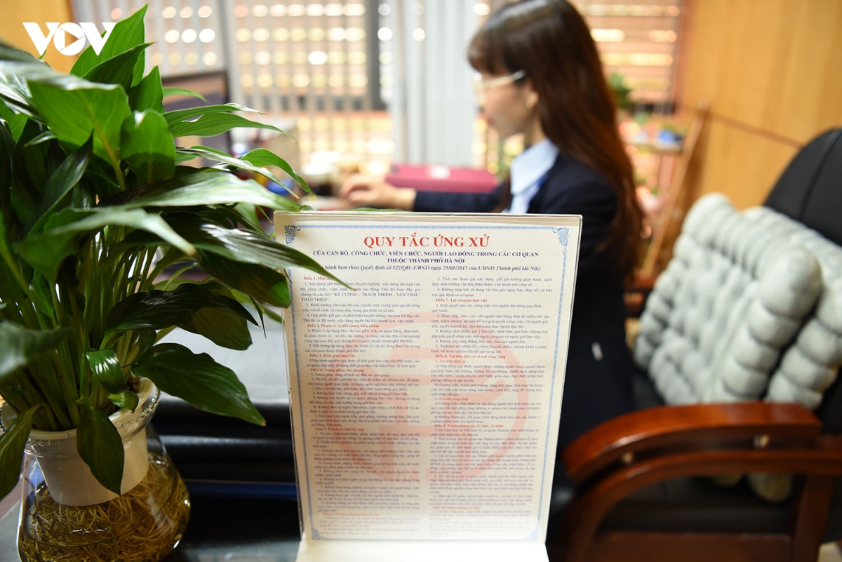 cac co quan cong so ha noi nghiem tuc lam viec ngay dau nam moi hinh anh 7