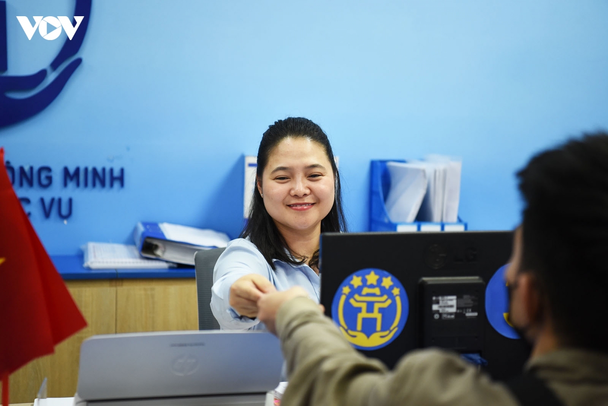 cac co quan cong so ha noi nghiem tuc lam viec ngay dau nam moi hinh anh 4