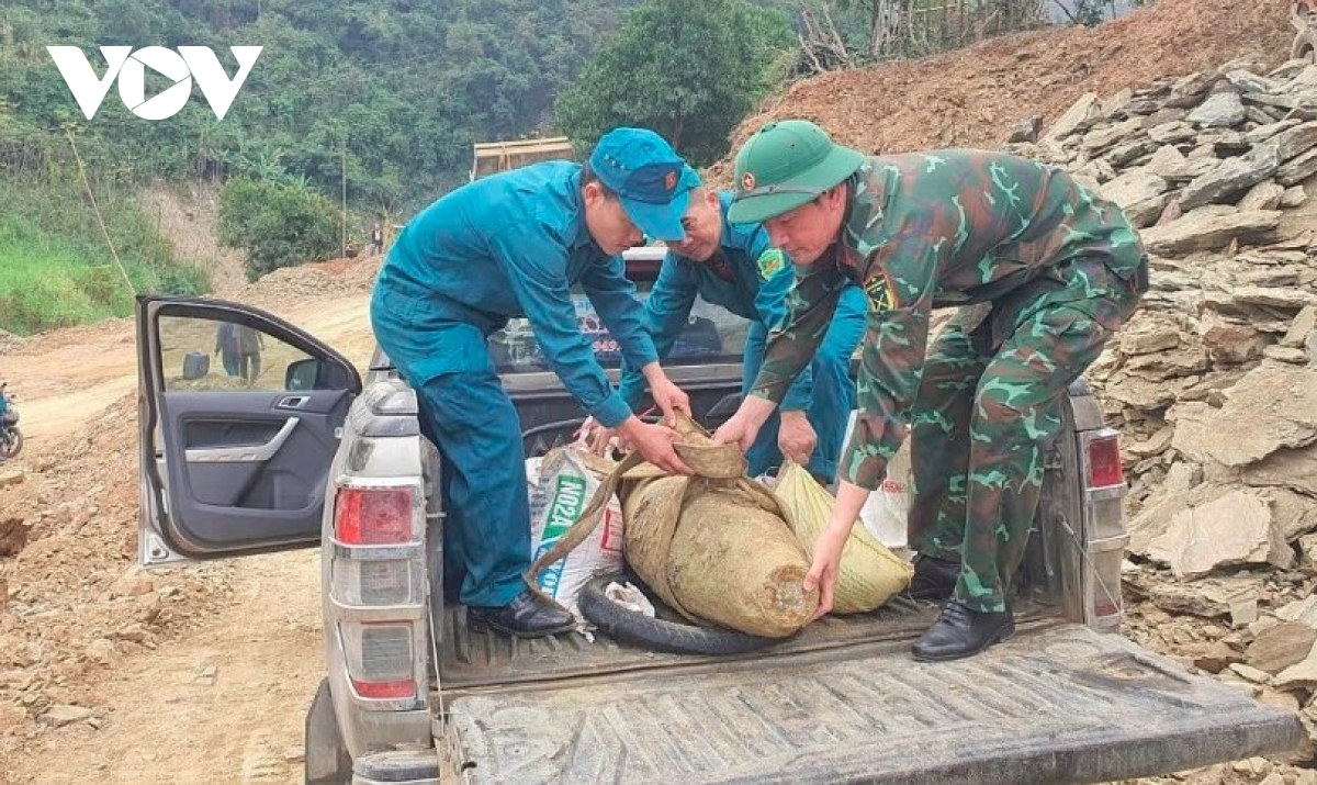 Unexploded 250kg wartime bomb safely detonated in Nghe An
