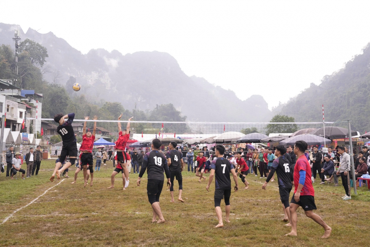 le hoi long tong khoi dau xuan moi cua dong bao vung ho ba be hinh anh 7