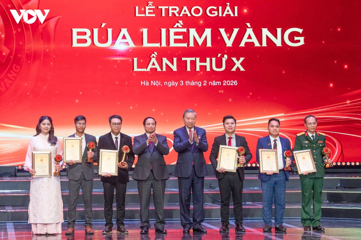 toan canh le tuyen duong bi thu chi bo xuat sac va trao giai bua liem vang hinh anh 7