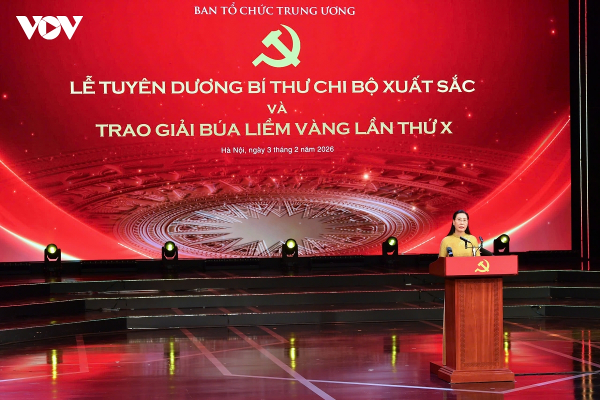 toan canh le tuyen duong bi thu chi bo xuat sac va trao giai bua liem vang hinh anh 3