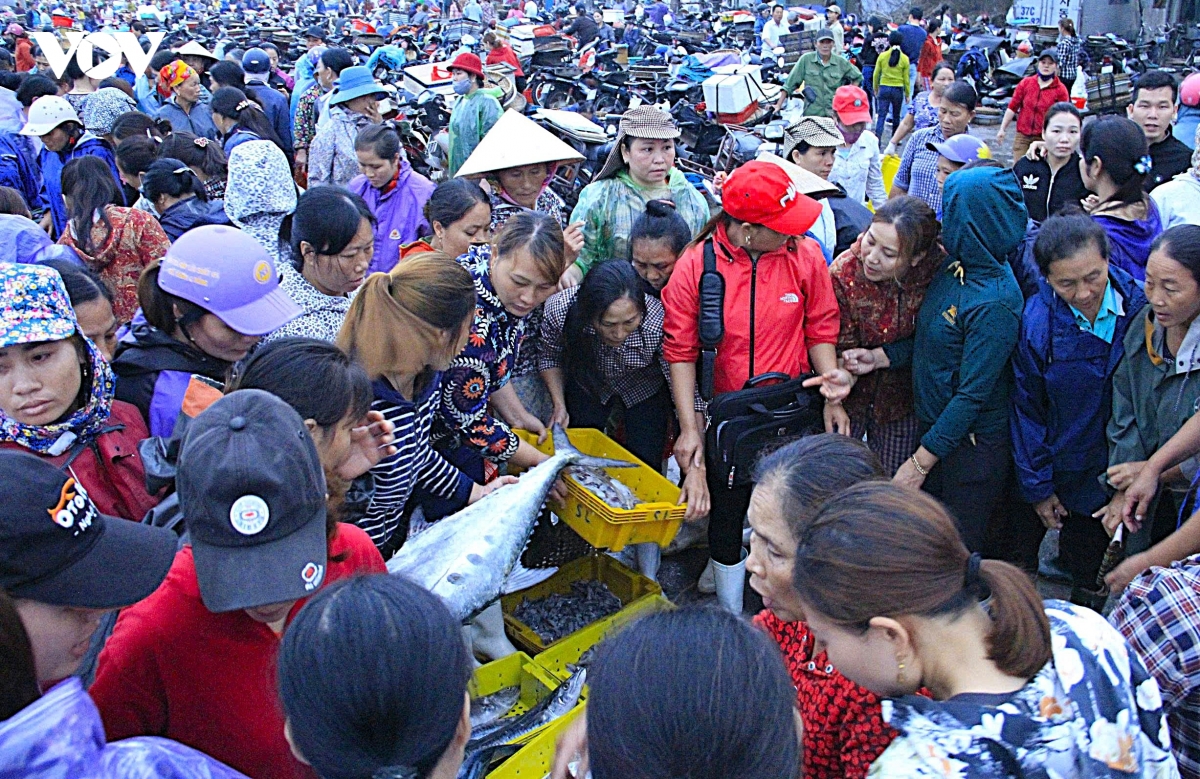 lang nuong ca xu nghe tat bat ngay ap tet hinh anh 1