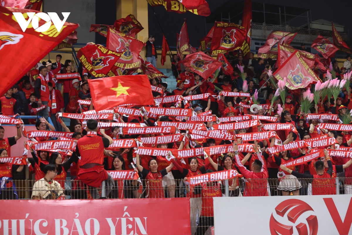 ket qua bong da viet nam hom nay 1 2 cahn thang kich tinh ninh binh hinh anh 10