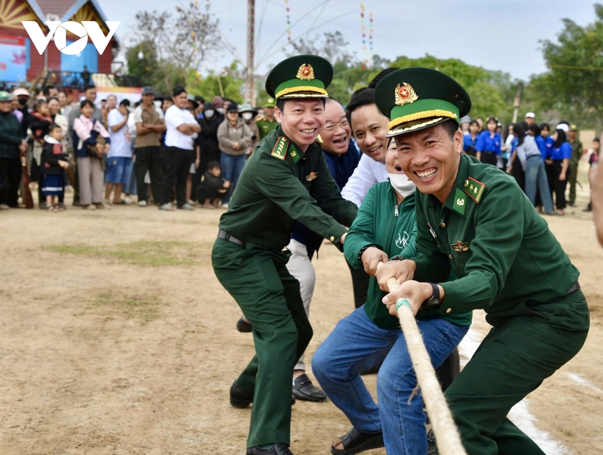 “Xuân Biên phòng – Ấm lòng dân bản” lan tỏa nghĩa tình nơi biên cương Đắk Lắk
