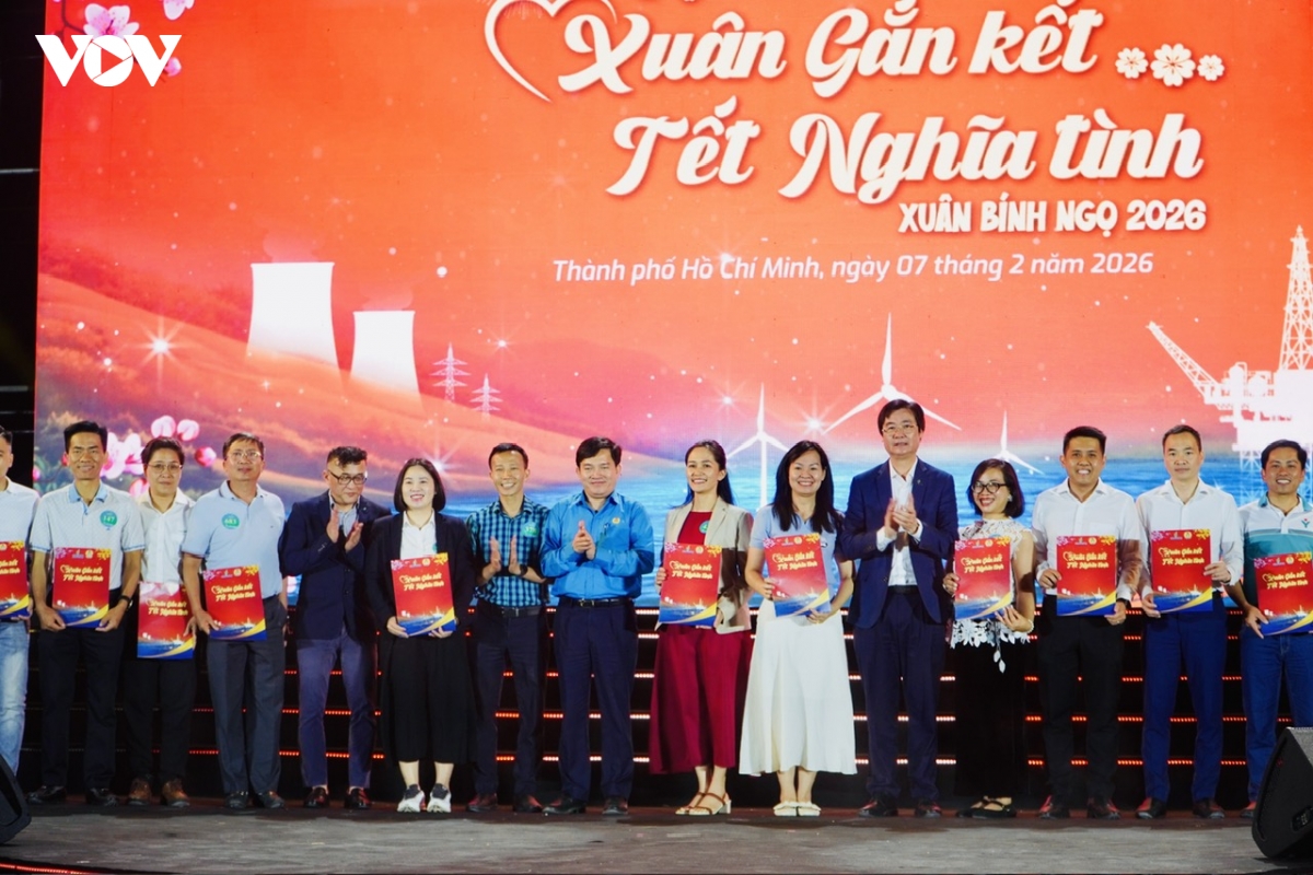 petrovietnam tang qua tet, trao 6 ty dong ung ho vi nguoi ngheo 2026 hinh anh 1