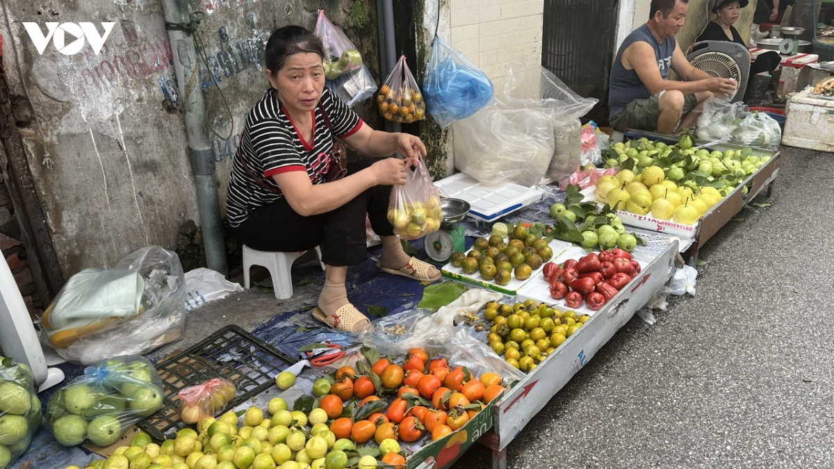 cho tet truyen thong 2026 xoay minh thich nghi truoc lan song mua sam online hinh anh 3