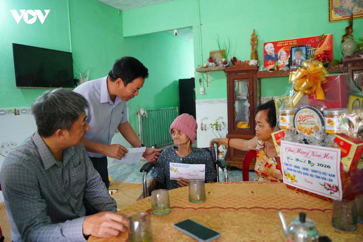 Dak lak cham lo de nguoi dan don tet binh ngo 2026 am ap, du day hinh anh 1