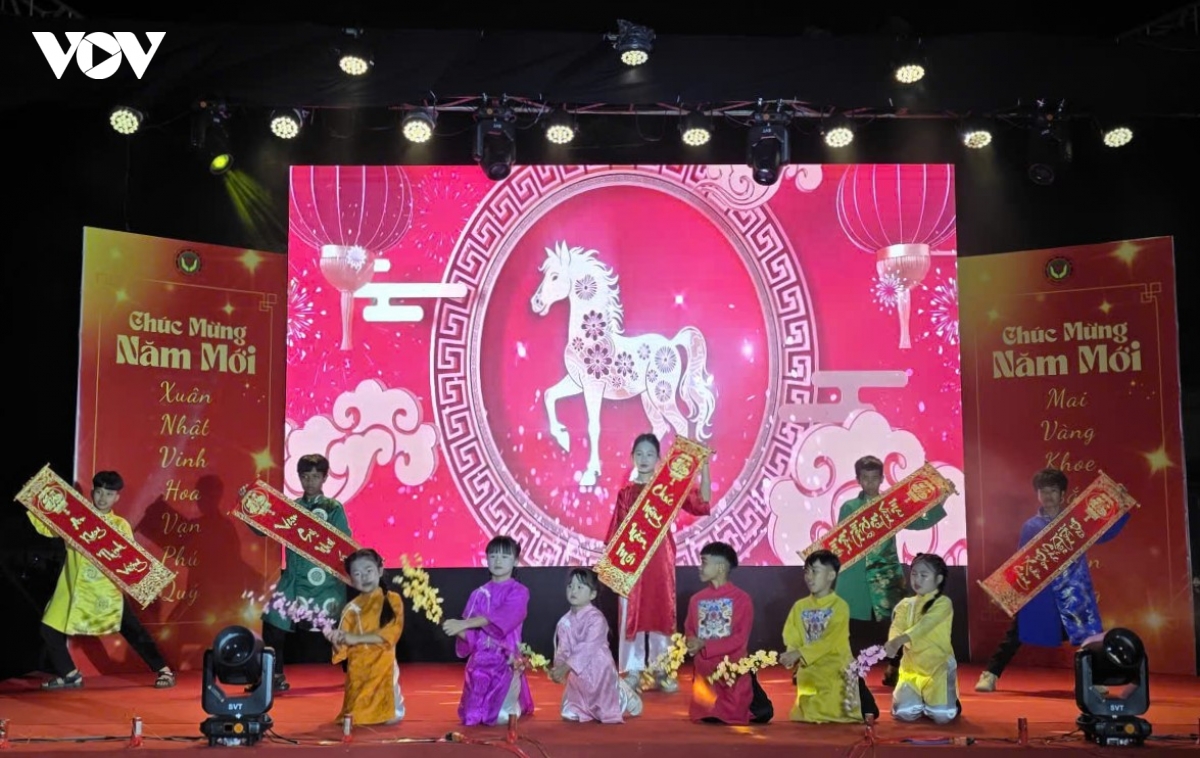 mang xuan am ap den cac doi tuong bao tro xa hoi va tre em o Dak lak hinh anh 2
