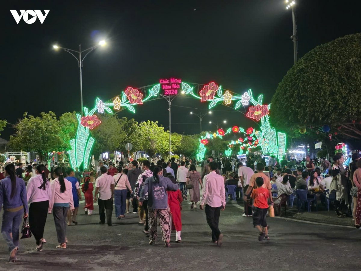 ca mau nguoi dan han hoan don khoanh khac giao thua hinh anh 1