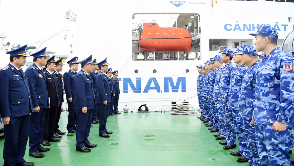 coast guard vessels set sail to safeguard seas during lunar new year picture 2
