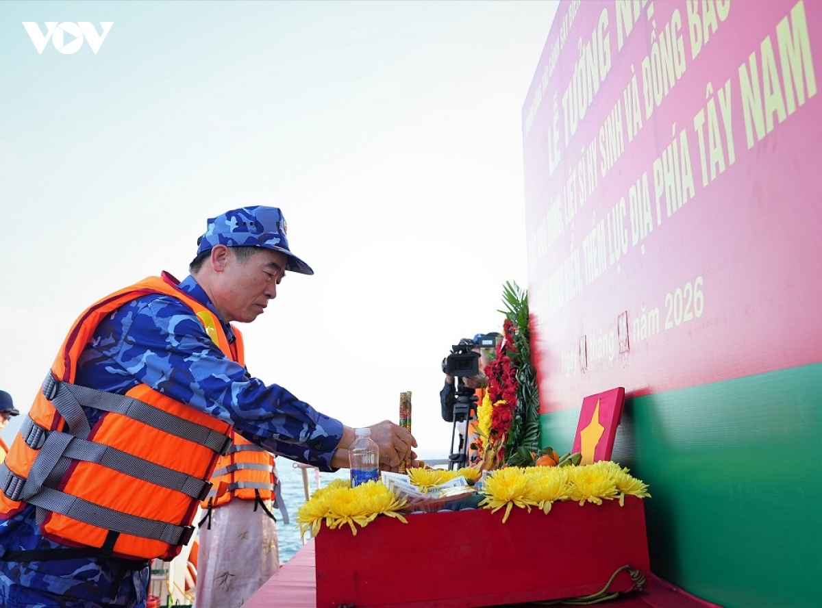 chinh uy canh sat bien dong vien cac luc luong tren bien dip tet binh ngo hinh anh 3