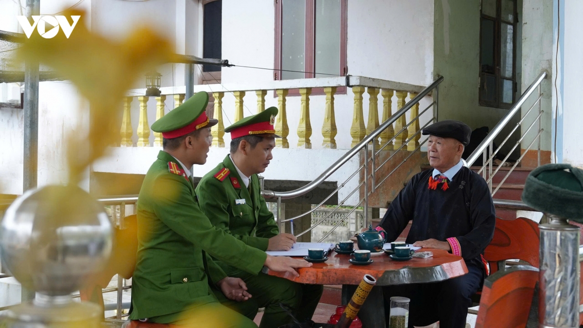 nguoi giu lua ban dao khe Dat hinh anh 3