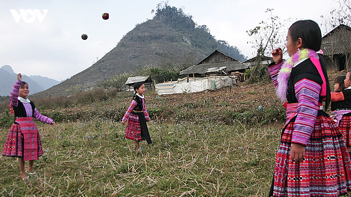 tro choi dan gian doc dao cua cac dan toc vung cao tay bac hinh anh 3