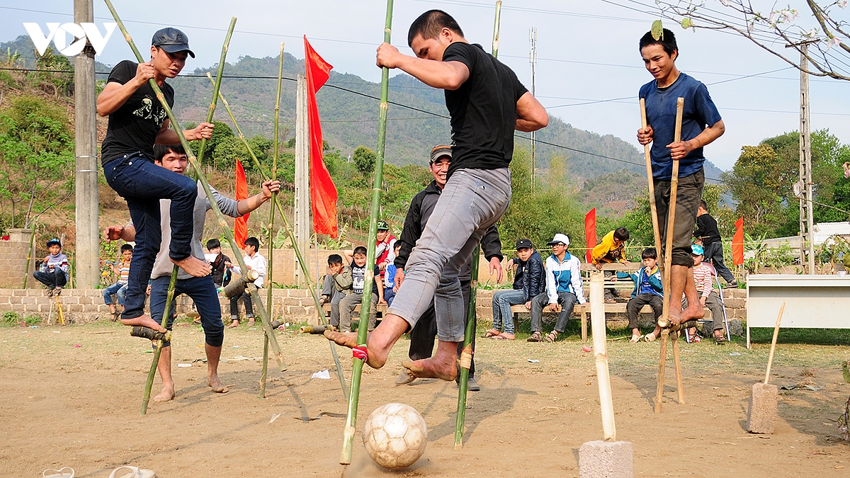 tro choi dan gian doc dao cua cac dan toc vung cao tay bac hinh anh 7