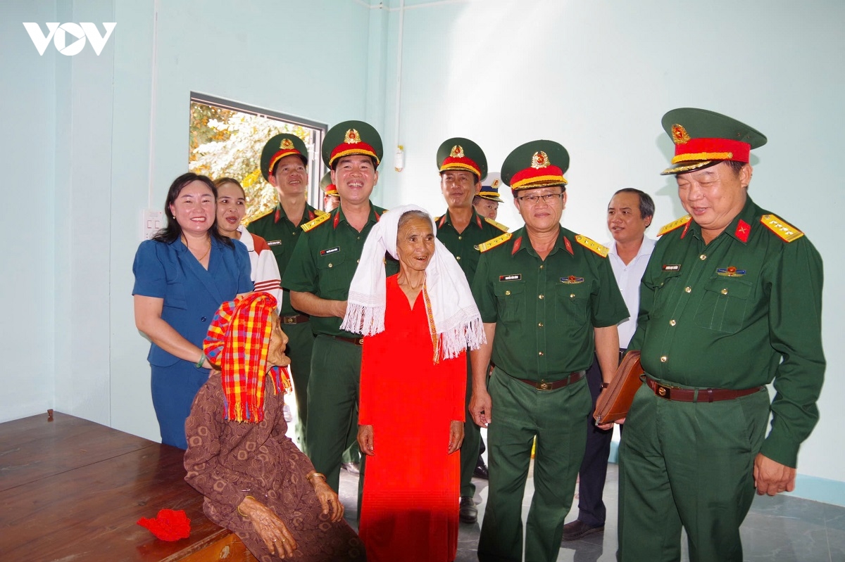 Don xuan o lang cham lam giang hinh anh 3