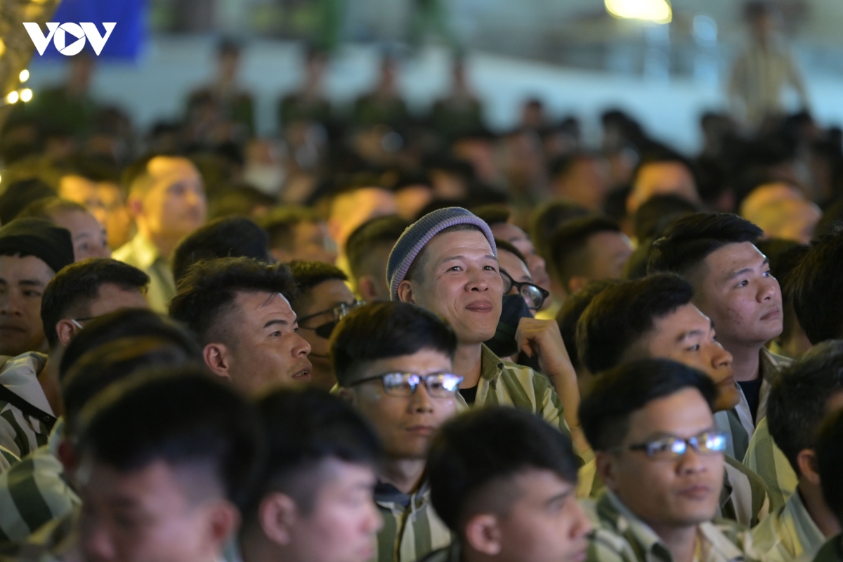 Dem dien danh cho nhung khan gia dac biet o trai giam xuan nguyen hinh anh 14