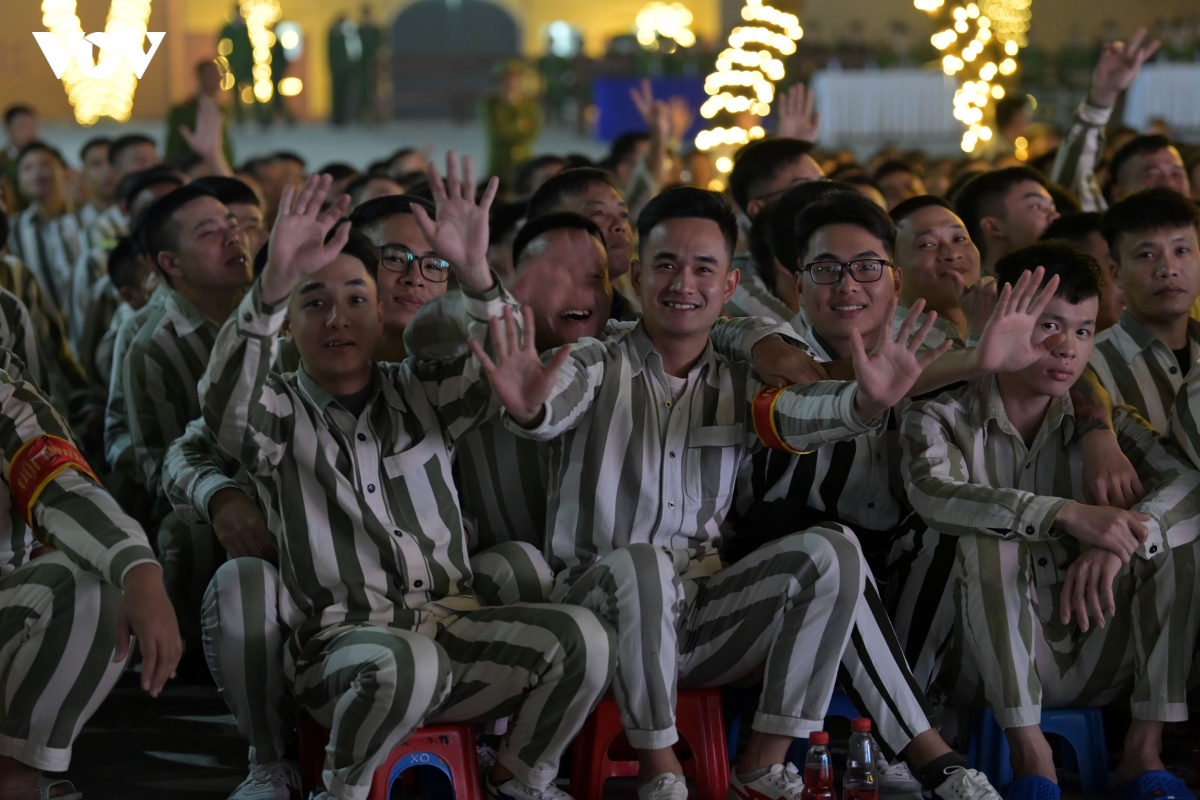Dem dien danh cho nhung khan gia dac biet o trai giam xuan nguyen hinh anh 13