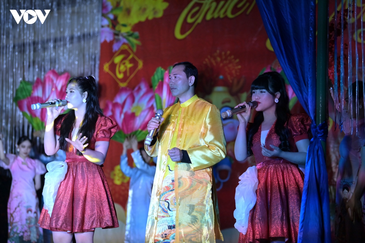 Dem dien danh cho nhung khan gia dac biet o trai giam xuan nguyen hinh anh 12
