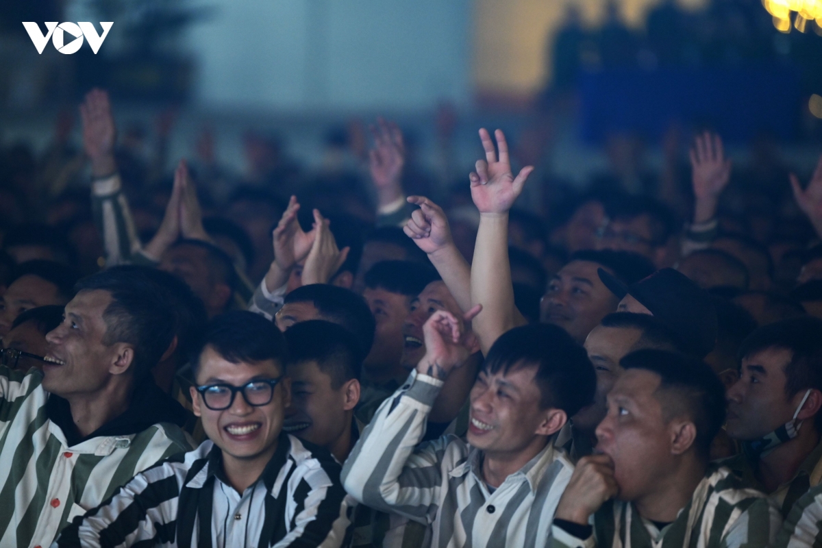 Dem dien danh cho nhung khan gia dac biet o trai giam xuan nguyen hinh anh 10