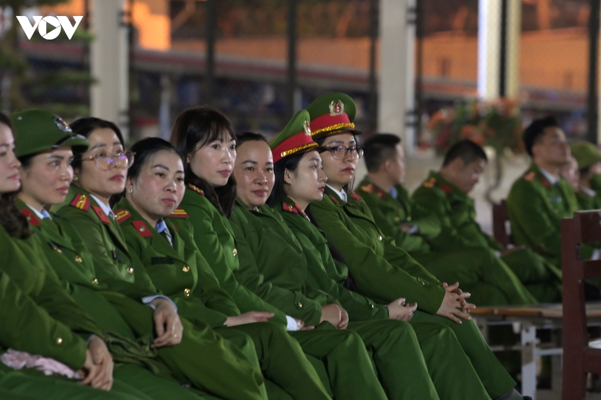Dem dien danh cho nhung khan gia dac biet o trai giam xuan nguyen hinh anh 3