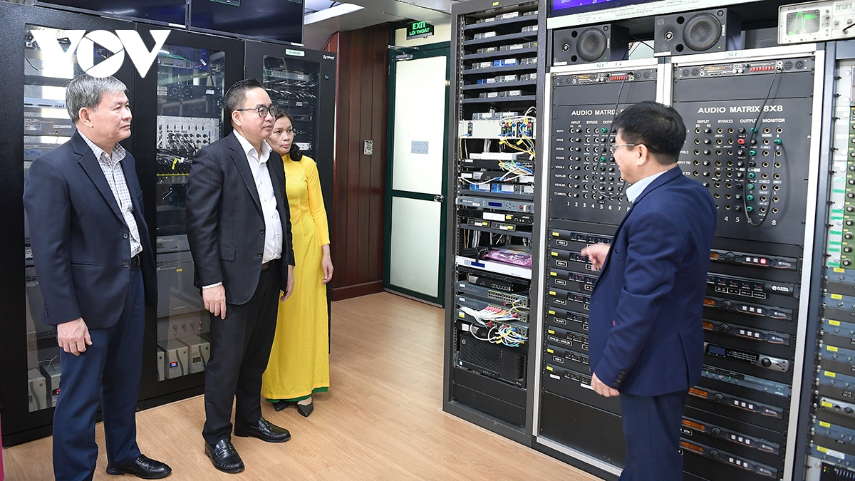 pho tgD vov pham manh hung tham, dong vien cac don vi truc san xuat chuong trinh tet hinh anh 10