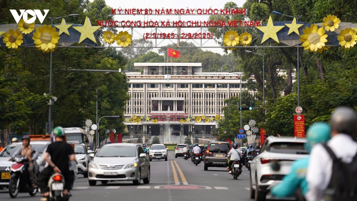 tp.hcm nhip song hoi ha tro lai, giao thong noi thong thoang, chon dong duc hinh anh 14