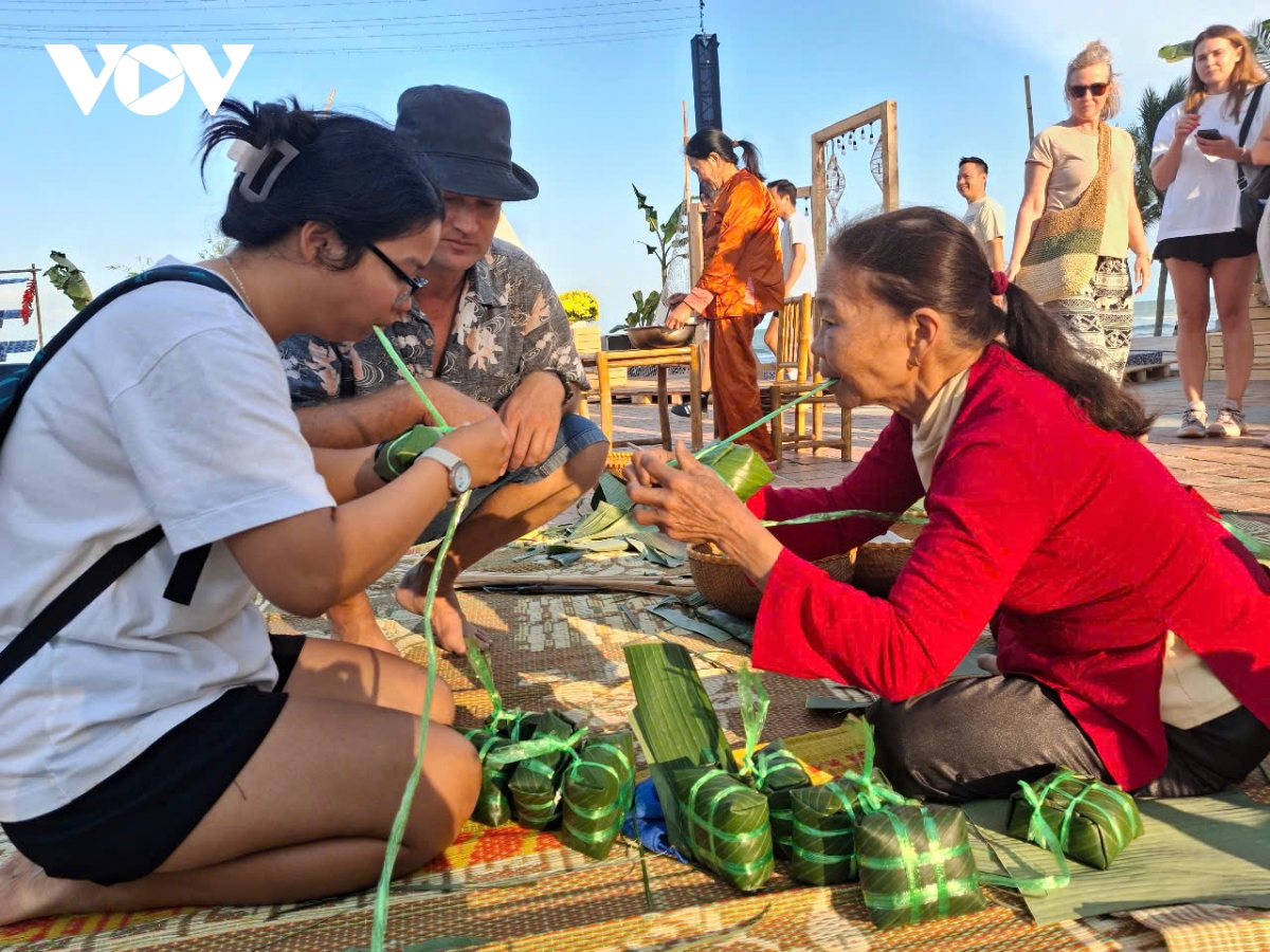 Tái hiện không gian Tết xưa tại Công viên Biển Đông Đà Nẵng