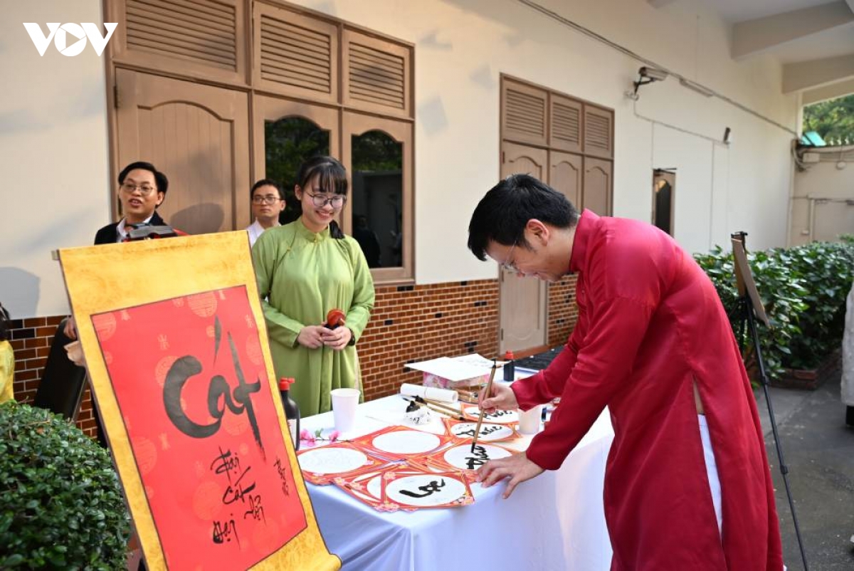 ron rang tet cong dong 2026 tai thai lan hinh anh 6