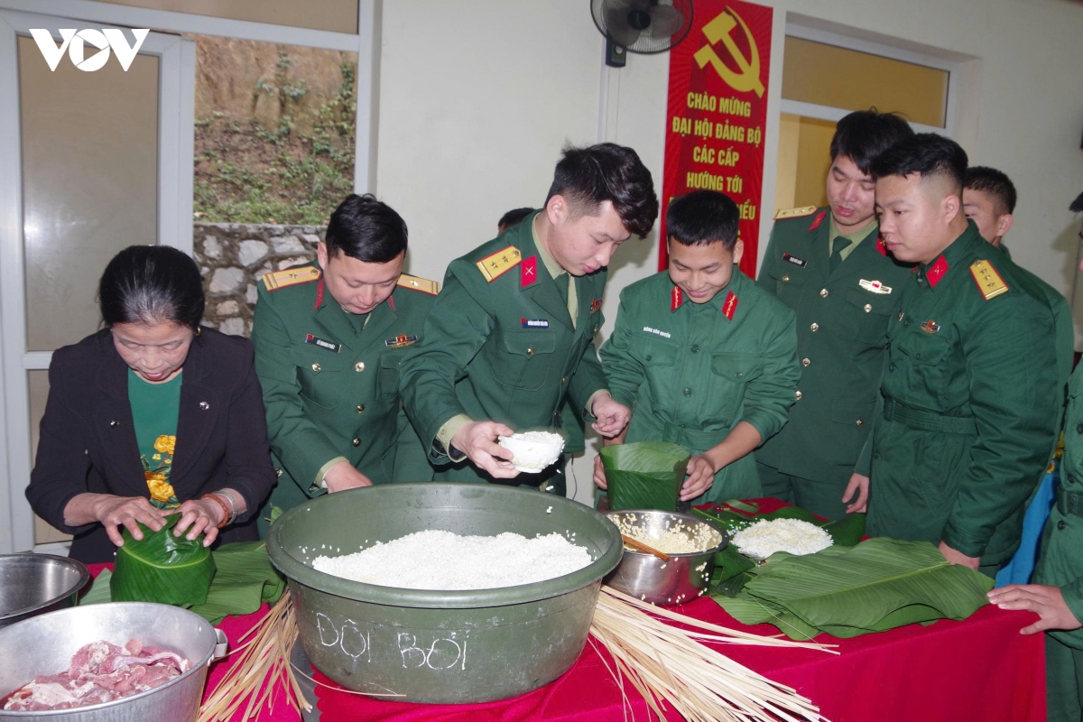 tet nghia tinh dong chi, dong doi cua nhung tan binh xa nha hinh anh 5