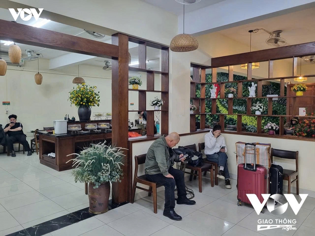 can tet, xe khach tang chuyen nhung co lap day hinh anh 4