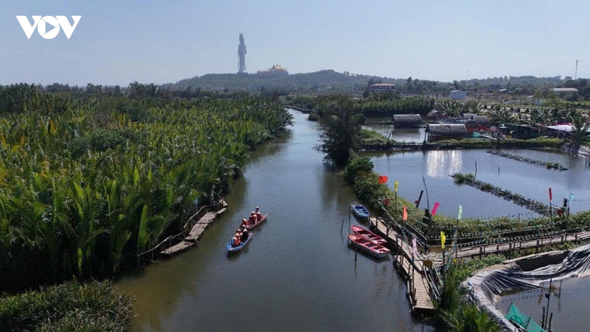 du xuan rung dua nuoc tinh khe trai nghiem mien xanh giua long di san hinh anh 1