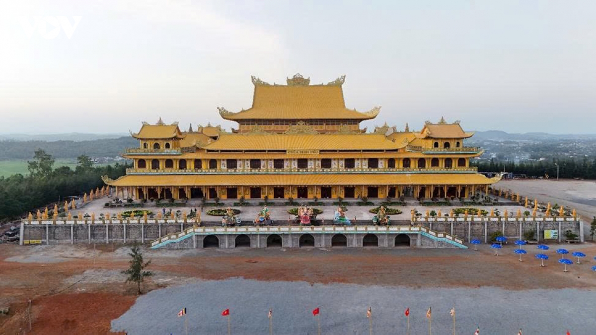 chiem bai tuong phat cao 125m tai chua minh Duc, quang ngai hinh anh 2