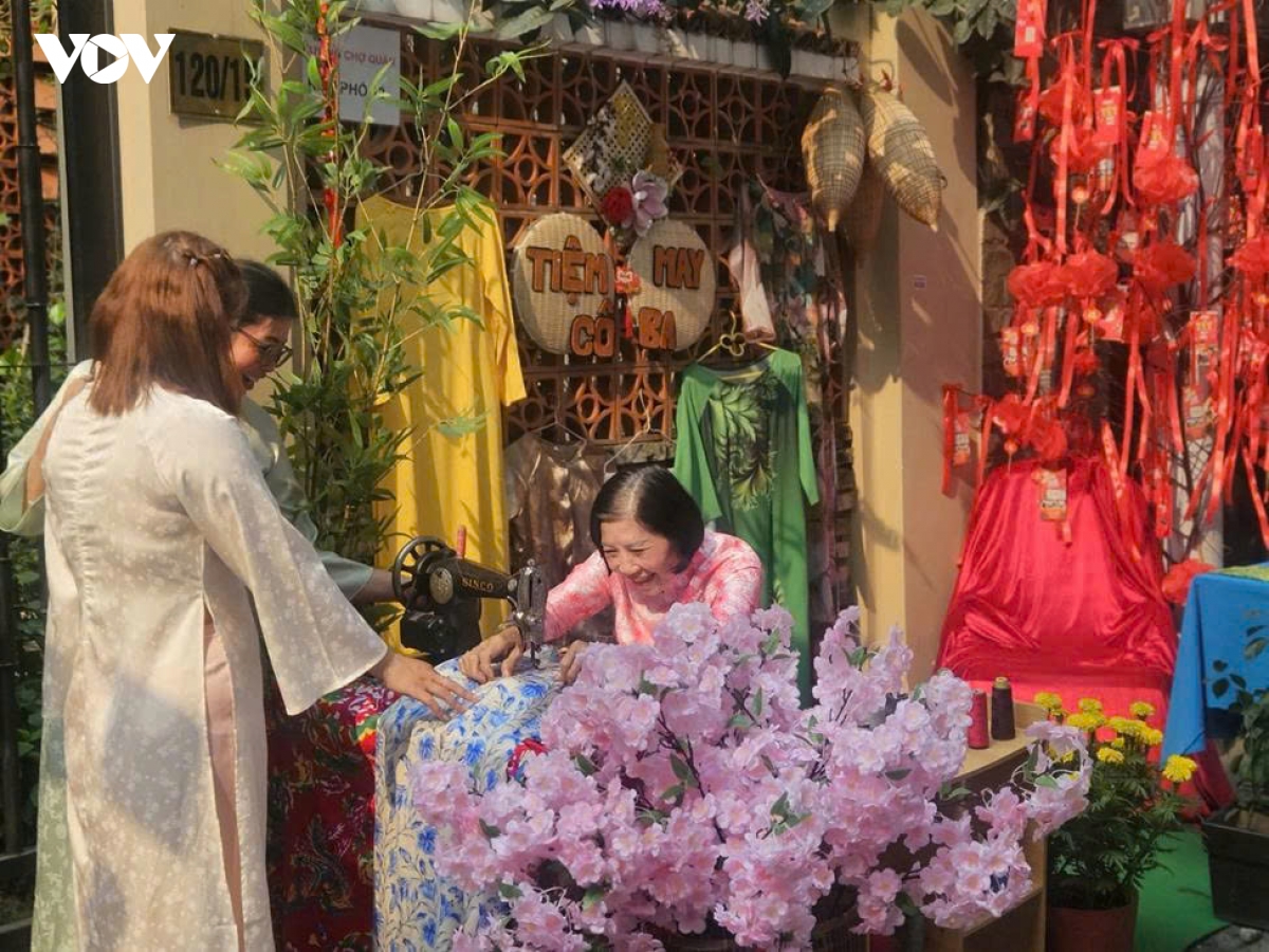  xuan doan ket - tet nghia tinh thap lua mua xuan giua long tp.hcm hinh anh 2