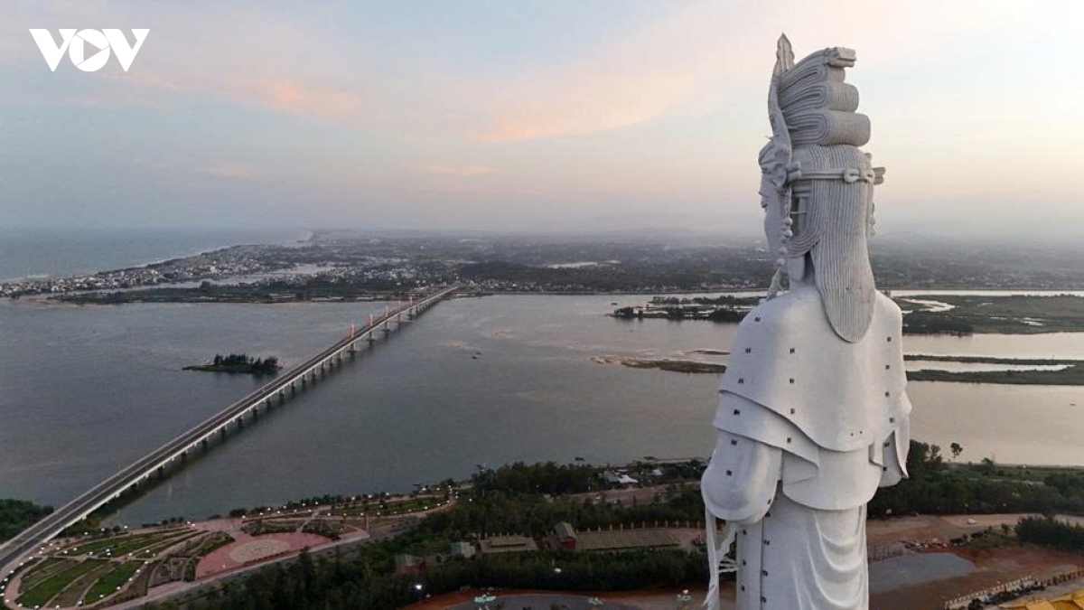 chiem bai tuong phat cao 125m tai chua minh Duc, quang ngai hinh anh 3