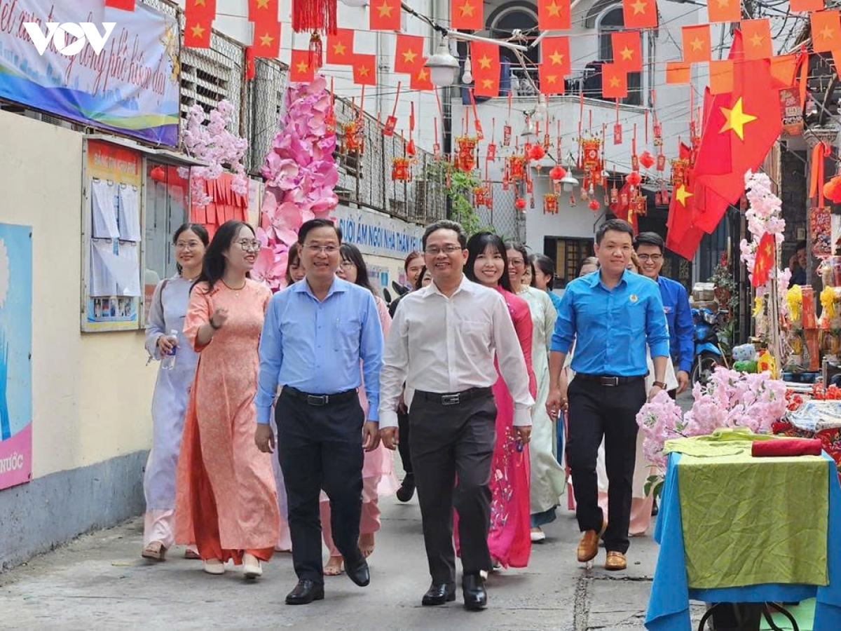  xuan doan ket - tet nghia tinh thap lua mua xuan giua long tp.hcm hinh anh 3
