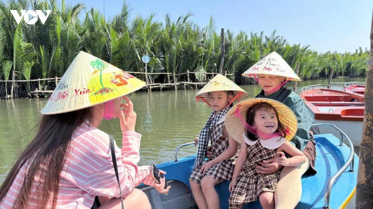 du xuan rung dua nuoc tinh khe trai nghiem mien xanh giua long di san hinh anh 8