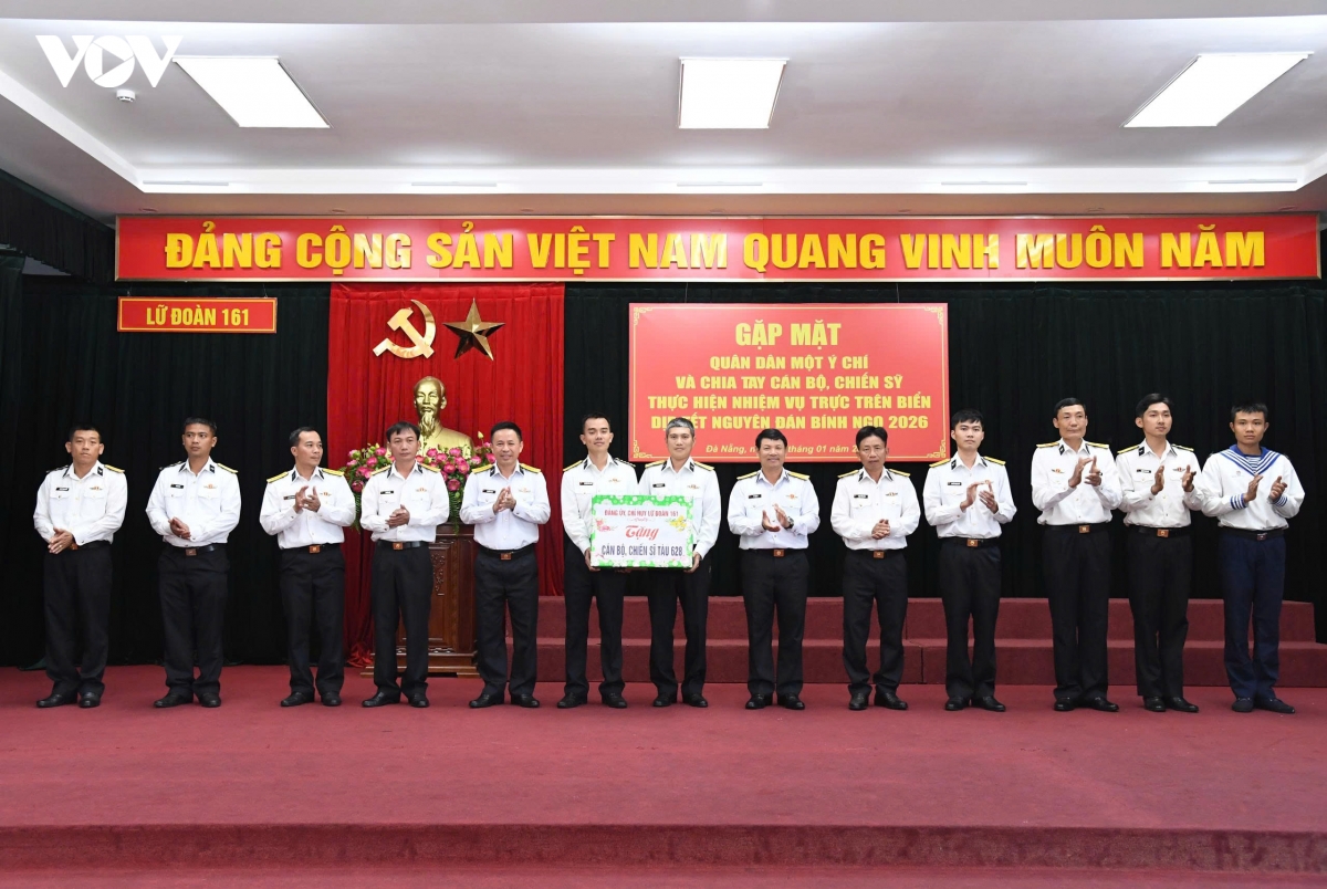 lu doan 161 cham lo tet cho can bo, chien si, vung vang giu bien ngay xuan hinh anh 3
