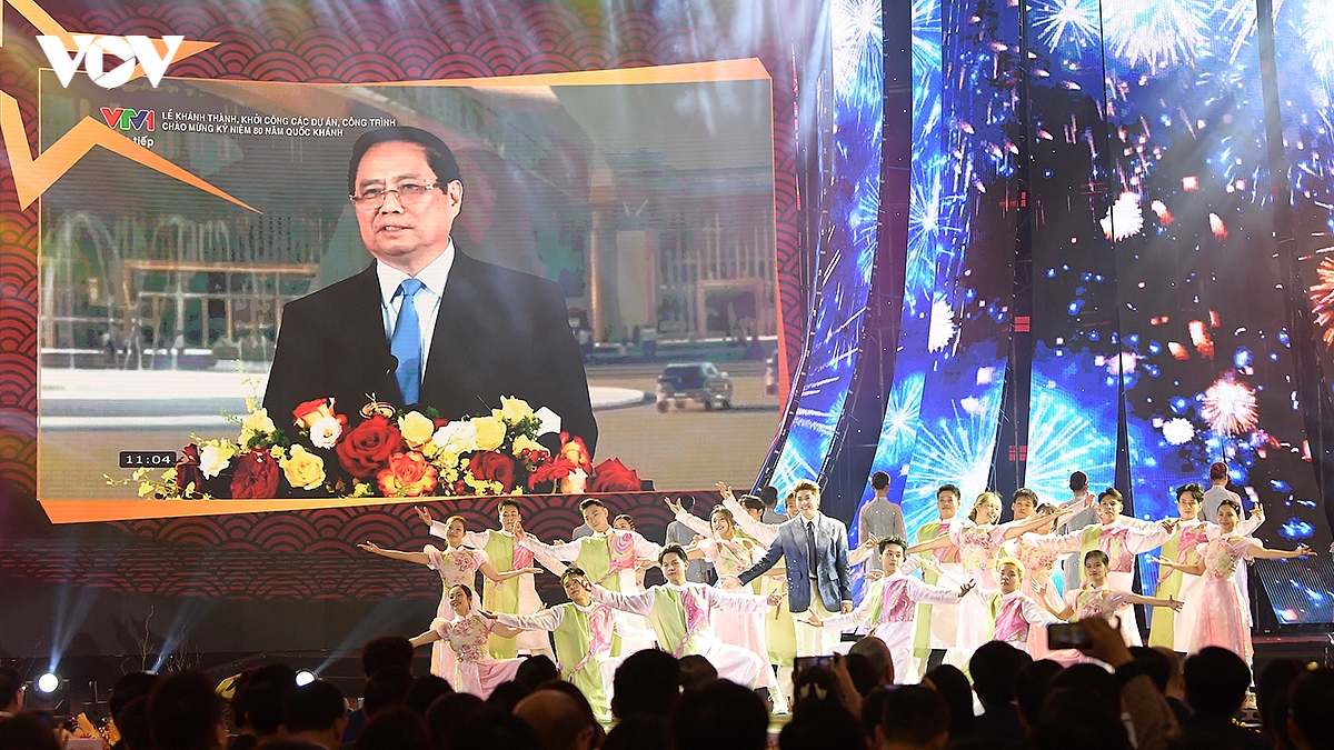 ruc ro sac xuan trong chuong trinh khai mac hoi cho mua xuan 2026 hinh anh 6
