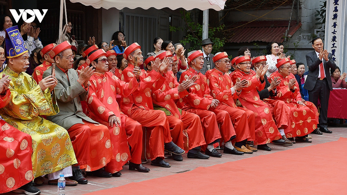 Do vat nguoi nuoc ngoai tham gia tranh giai le hoi vat truyen thong dinh mai Dong hinh anh 19