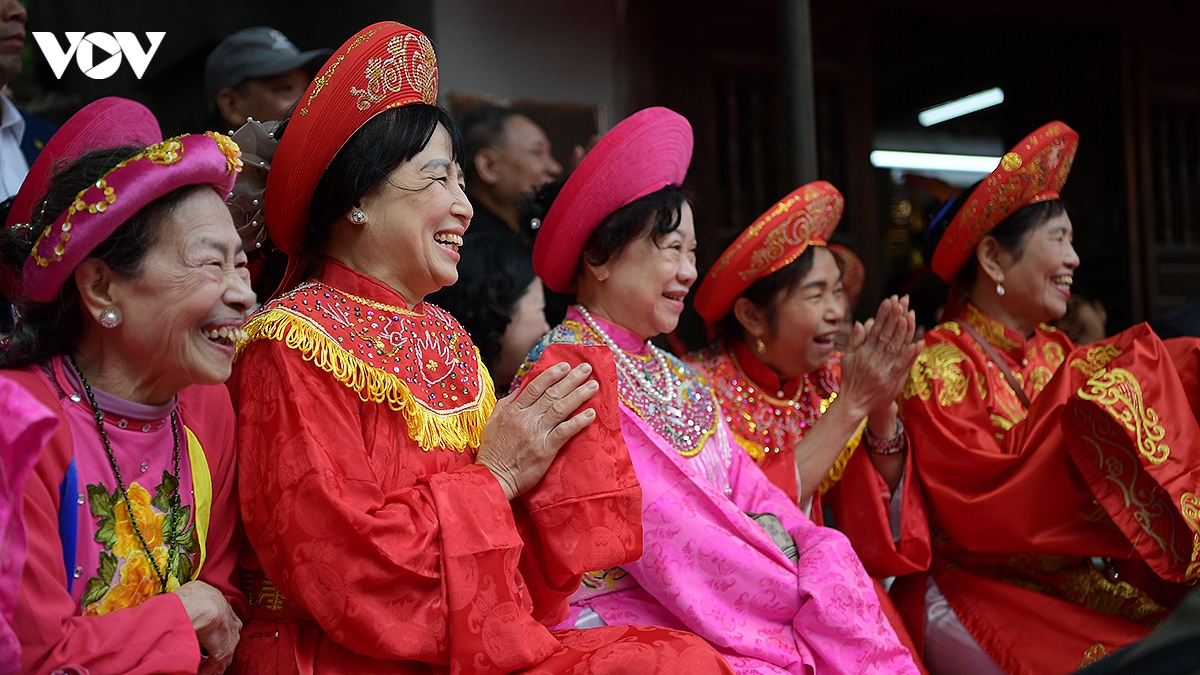 Do vat nguoi nuoc ngoai tham gia tranh giai le hoi vat truyen thong dinh mai Dong hinh anh 16