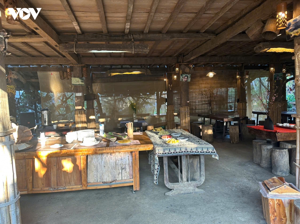 nghi homestay, trai nghiem van hoa mong tren duong xuan tay bac hinh anh 2