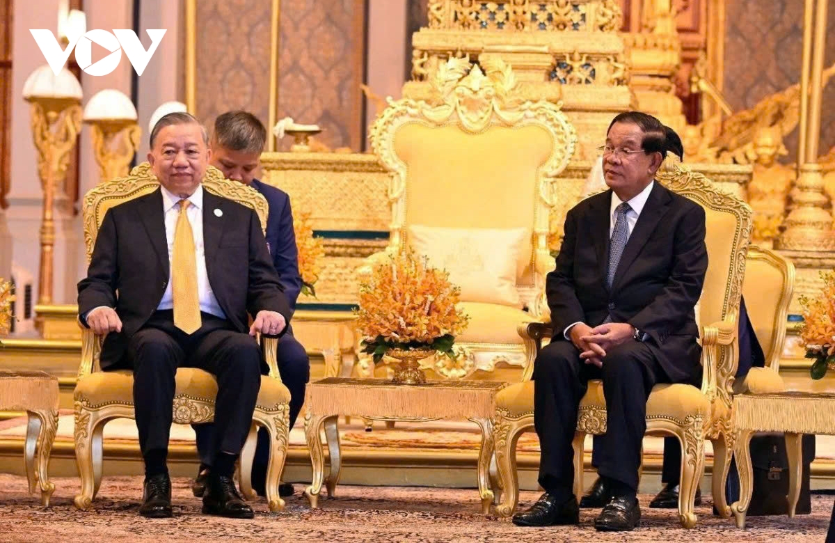 party chief to lam meets cpp leader hun sen in phnom penh picture 1