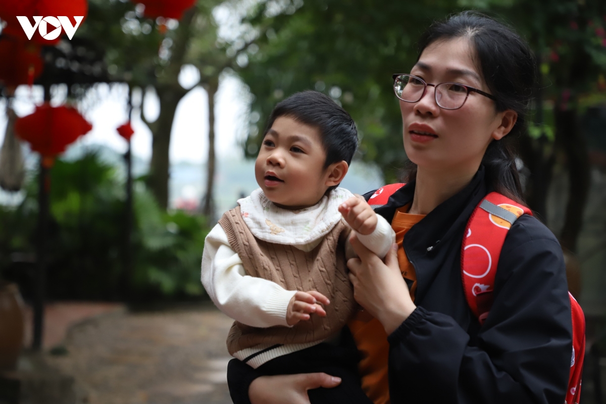  xuan am ap - tet se chia voi tre bai nao o ninh binh hinh anh 3