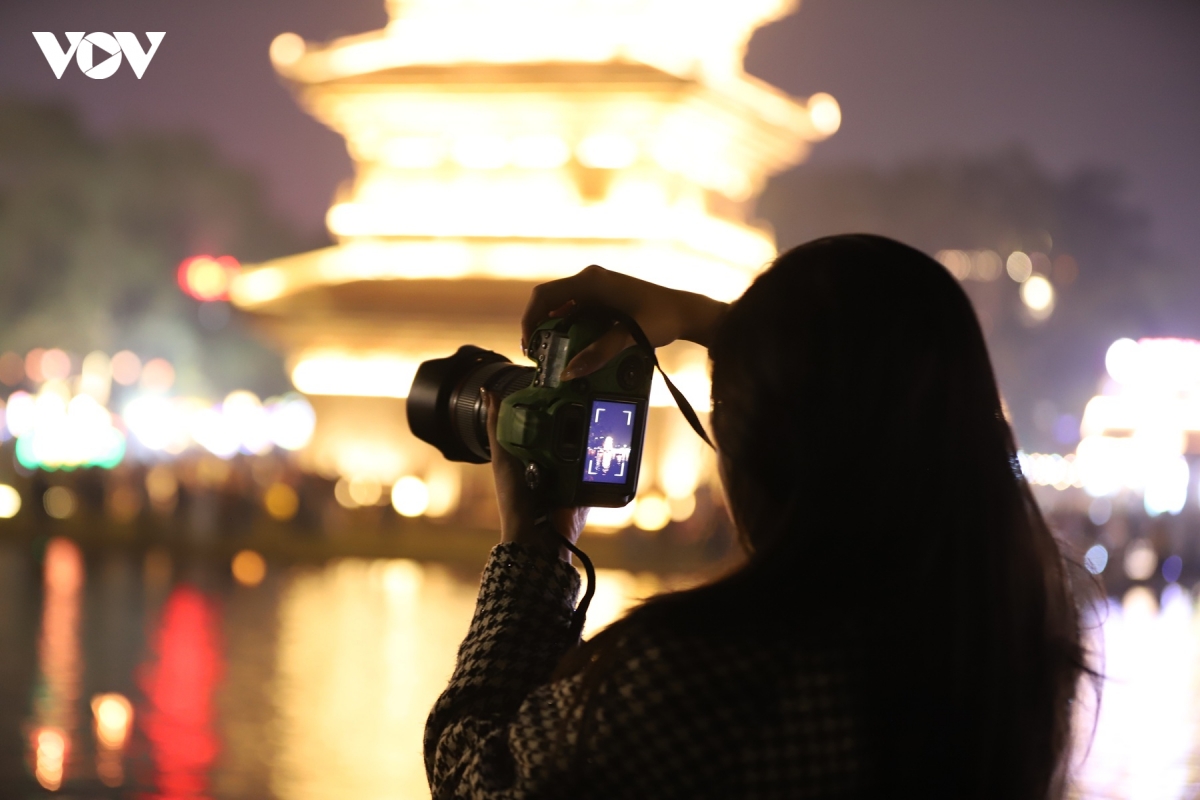 check-in pho co hoa lu, ninh binh ve dem dip tet binh ngo 2026 hinh anh 3