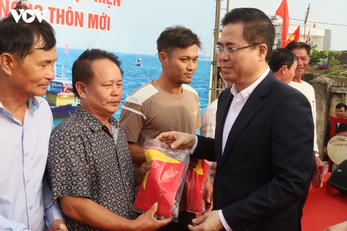 ngu dan van tuong quang ngai ra khoi dau xuan vi mot nghe ca ben vung hinh anh 4