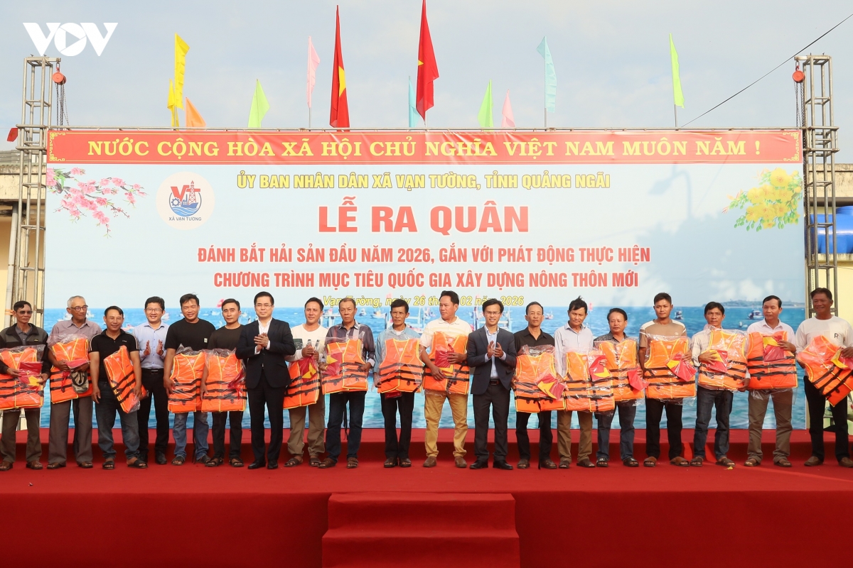ngu dan van tuong quang ngai ra khoi dau xuan vi mot nghe ca ben vung hinh anh 3