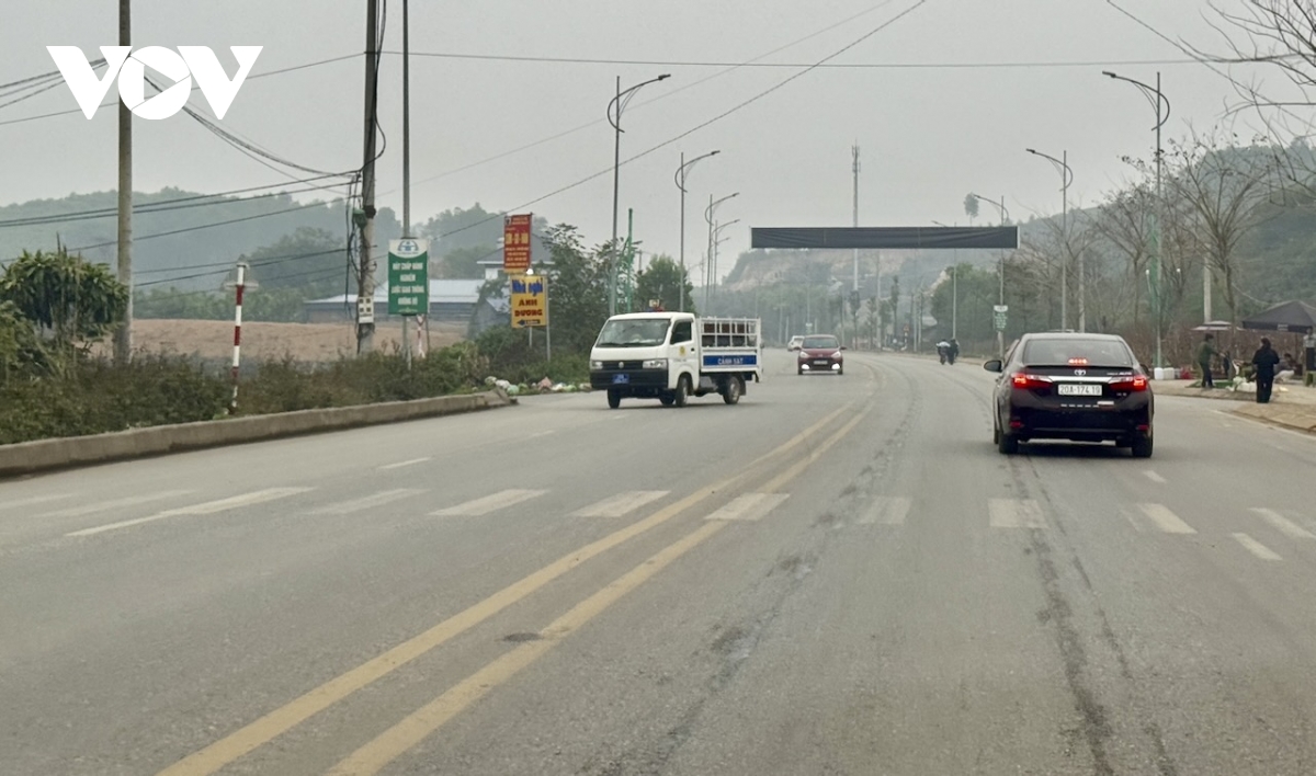 xe tai trong lon khong bien so tung hoanh o thai nguyen hinh anh 6